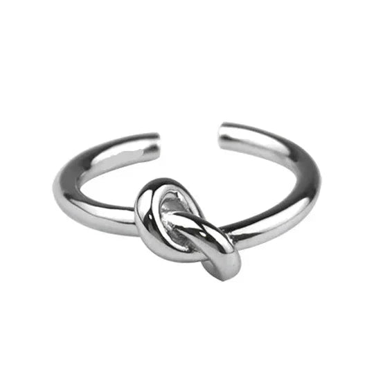 Anillo ajustable con nudo 