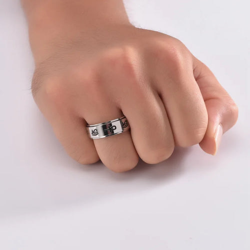Egyptian Patterned Spinning Anti-Stress Ring Silver