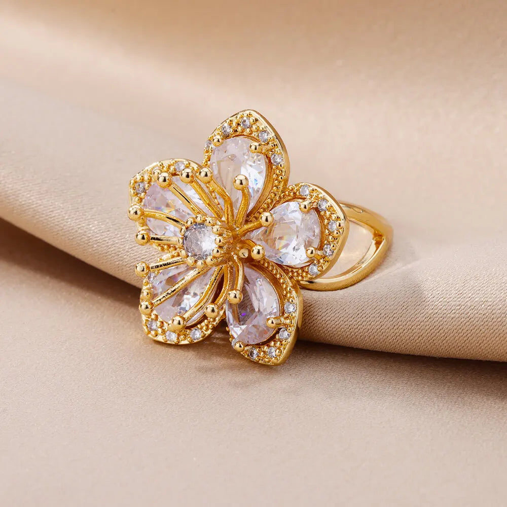 Anillo Flor de 5 Pétalos con Circonio blanco