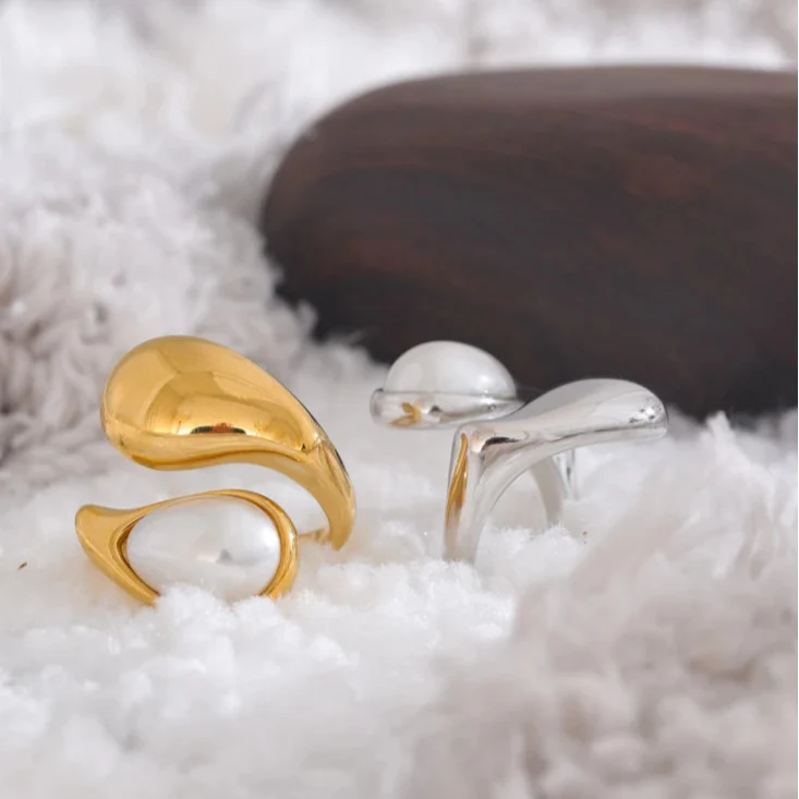 White Pearl Water Drop Ring Band gold