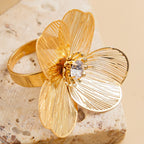 Delicate Large Flower Band Ring gold