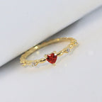 Bague avec Coeur Rouge et Zircon
