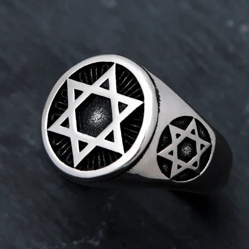 Bague avec étoiles de David gravées symbolique juive
