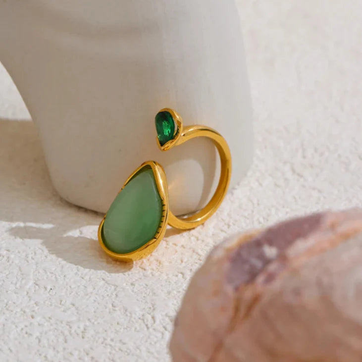 Bague avec Goutte d'Eau en Pierre Naturelle et Zircon
