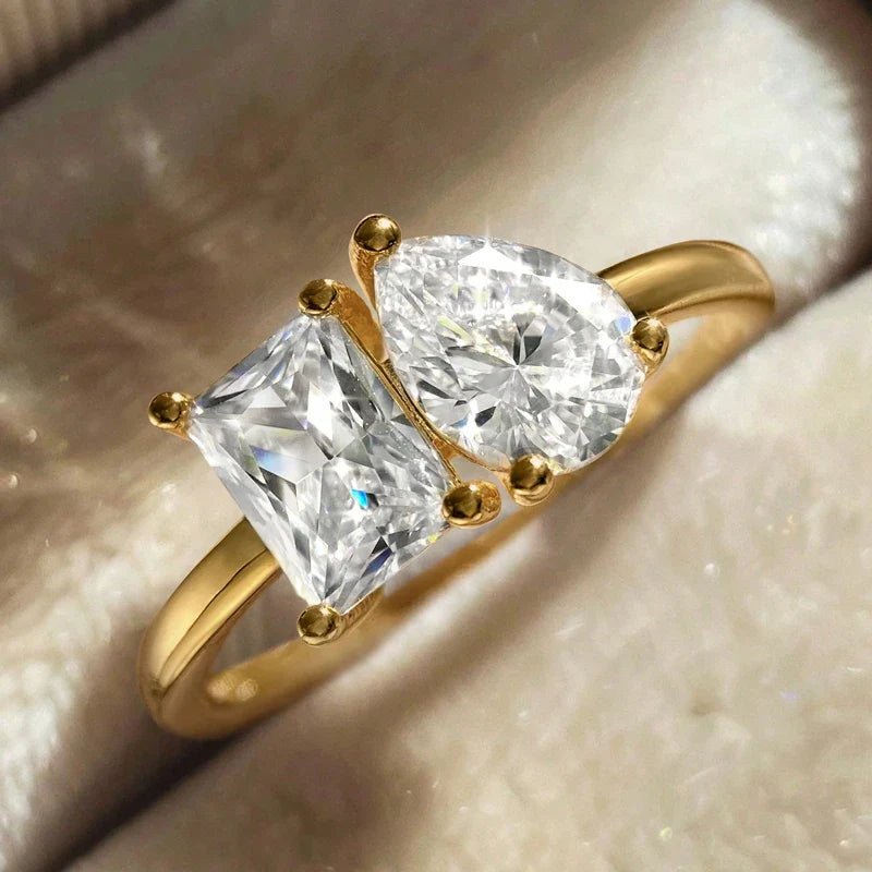 Anillo con Gota de Agua en Zirconio oro