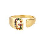 Bague large personnalisée avec initiale arc-en-ciel g