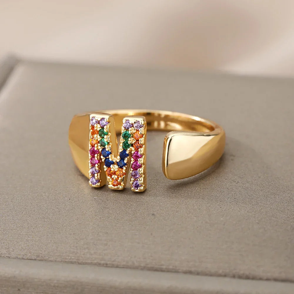 Bague large personnalisée avec initiale arc-en-ciel m