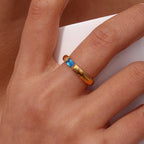 Anillo con piedra de nacimiento engastada para mujer 