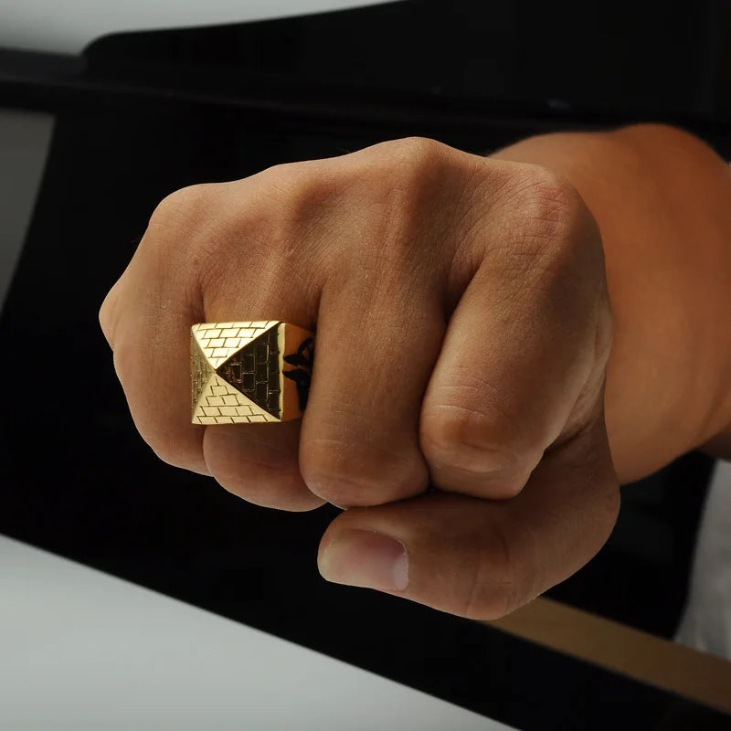 Bague avec Pyramide Egyptienne or