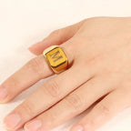 Bague large homme personnalisée avec initiale
