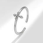 Bague Elégante avec Croix en Zircon