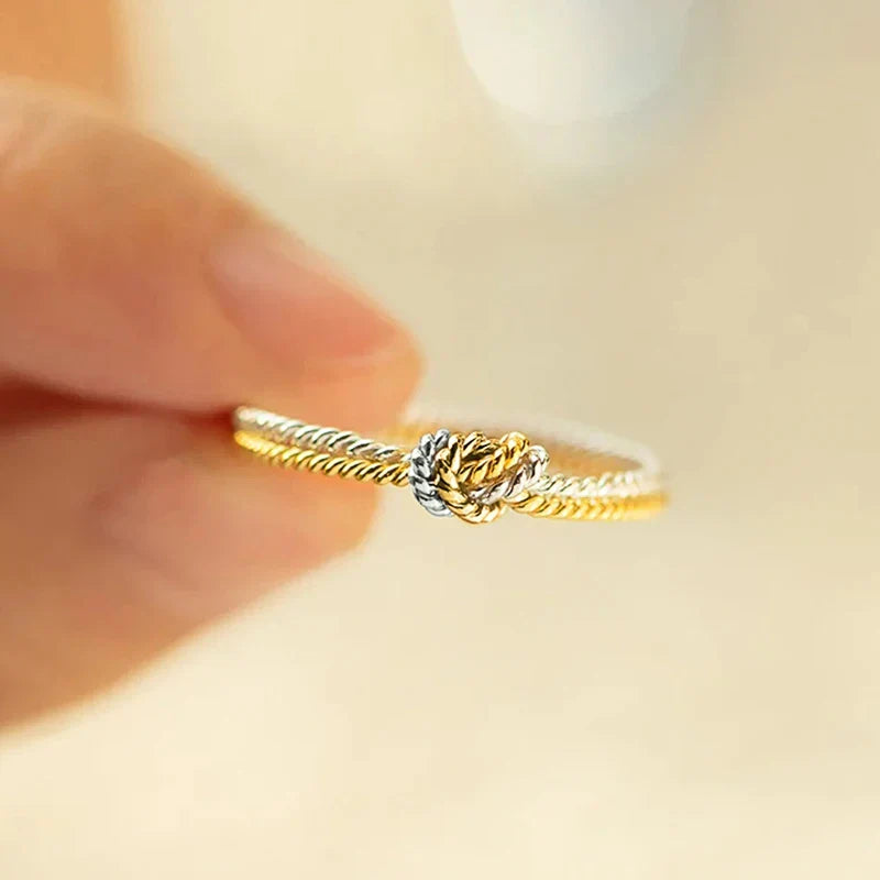 Anillo elegante con lazo 