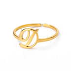 Bague fine personnalisée avec initiale d