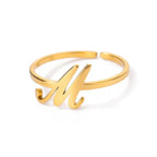 Bague fine personnalisée avec initiale m