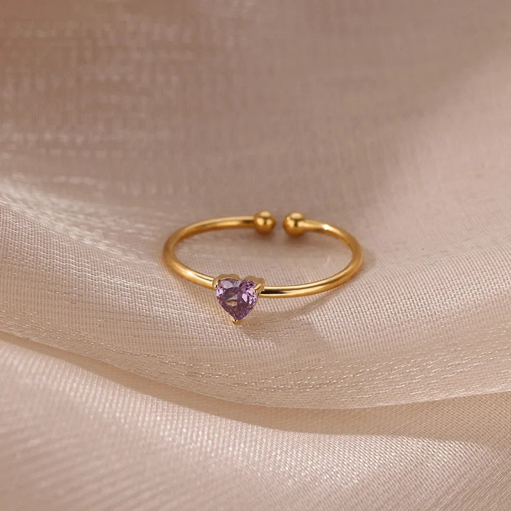 Bague fine dorée avec pierre de naissance en forme de coeur