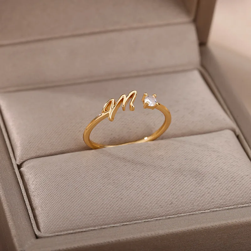 Anillo fino para mujer con inicial - letra 