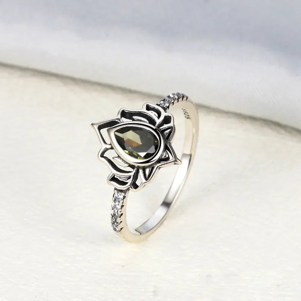 Anillo Flor de Loto Plateado Mujer verde