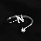 Bague initiale femme - lettre n