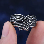 Bague motif plume vieillie
