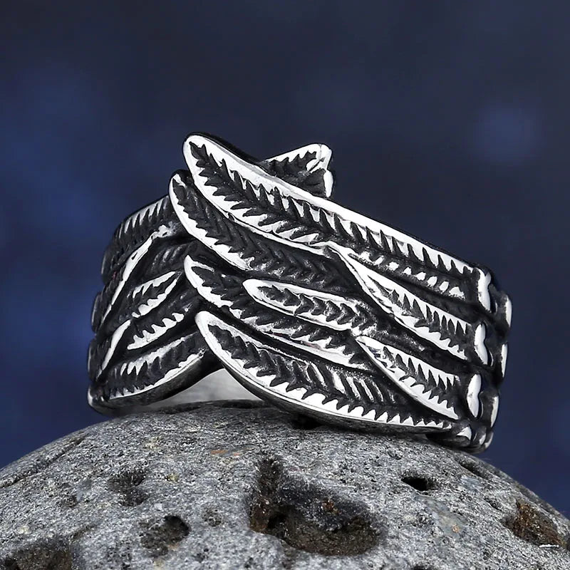 Bague motif plume vieillie