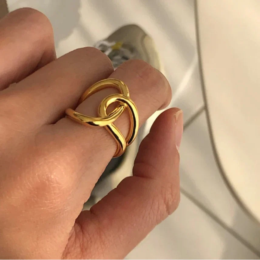 Original knot ring