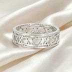 Women's ring with symbolic Jewish Star of David