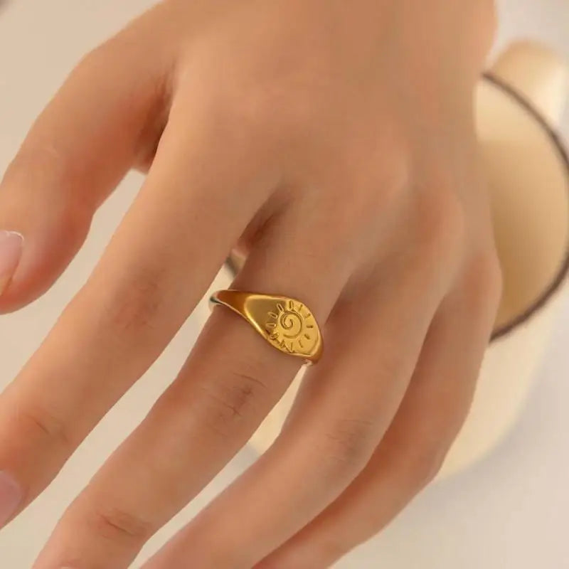 Retro Sun Stars Gold Ring