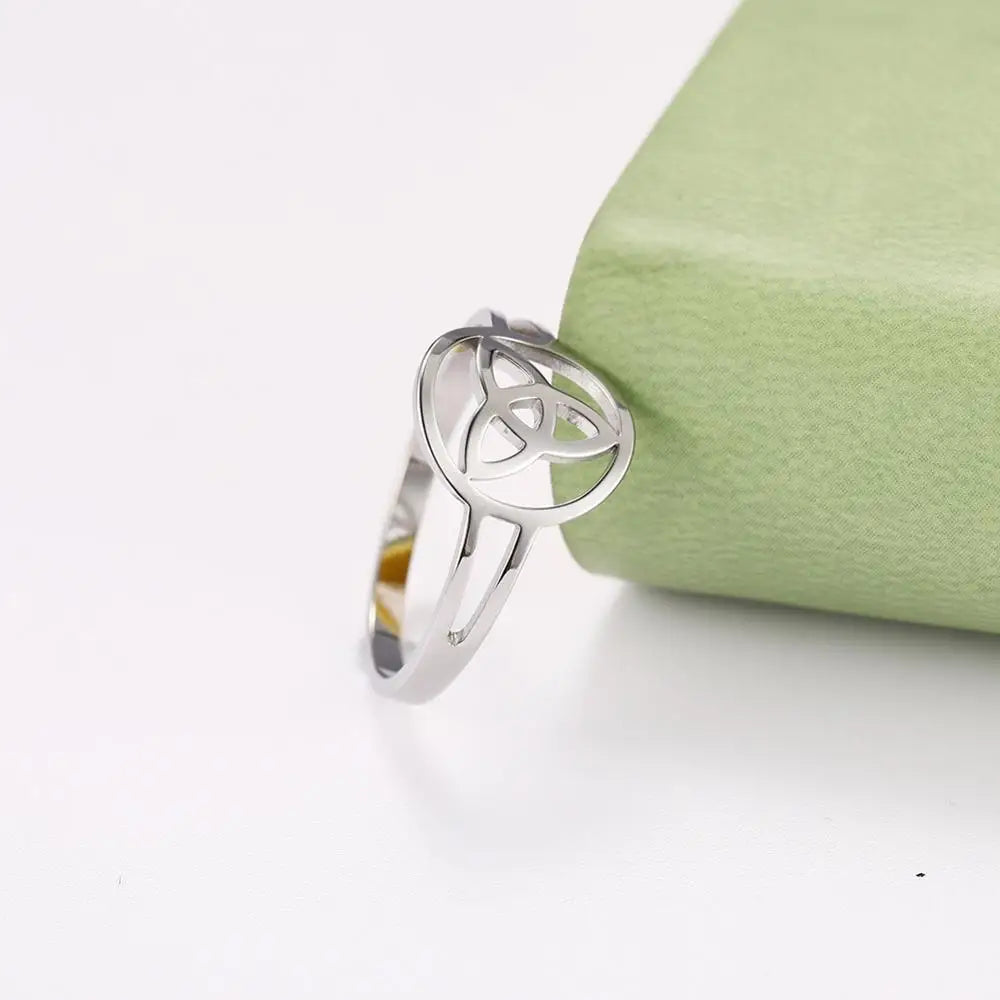 Irish Trinity Knot Triquetra Ring silver