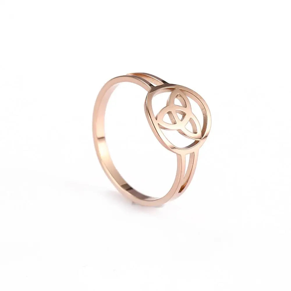 Irish Trinity Knot Triquetra Ring rose gold