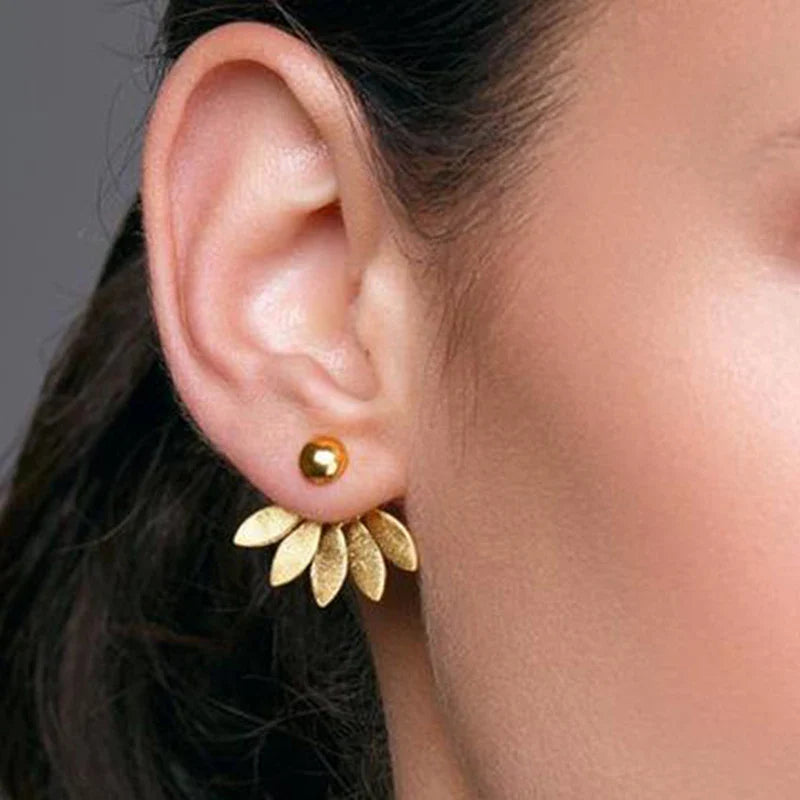 Pendientes de Botón Media Flor Dorada