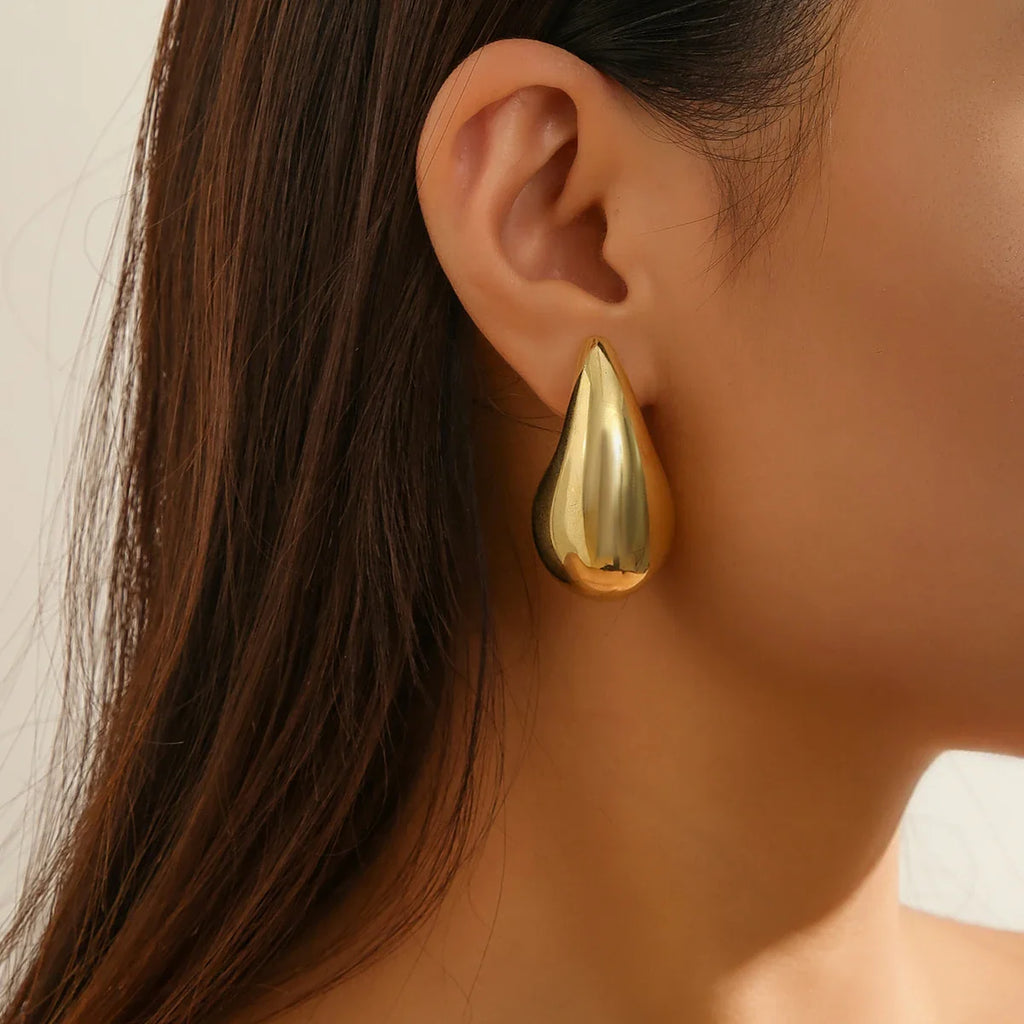 Pendientes de Clavo Gota de Agua Grande oro