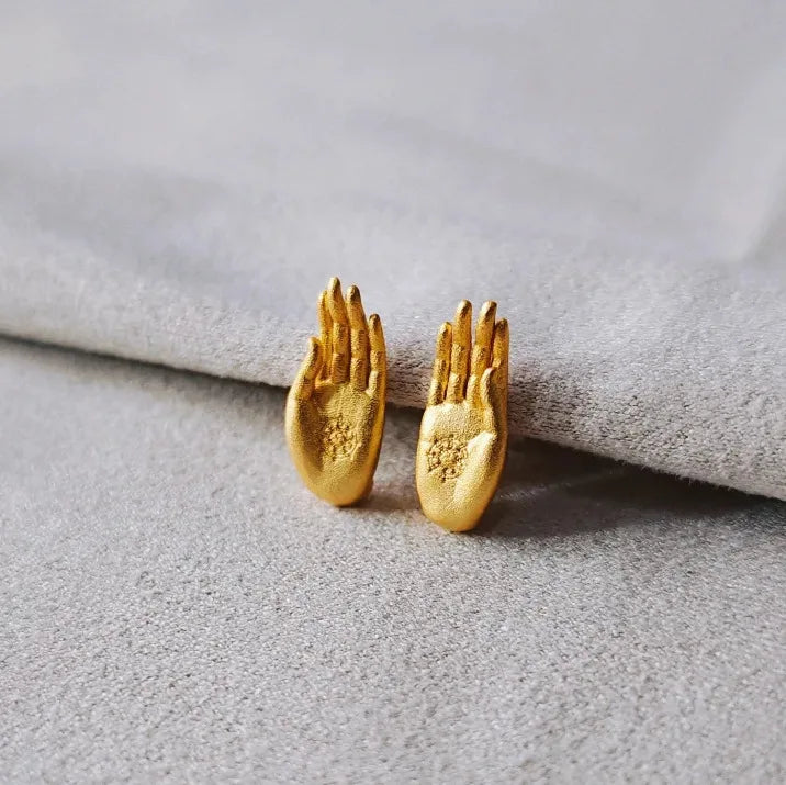 Boucles d'Oreilles Clou Main de Bouddha or
