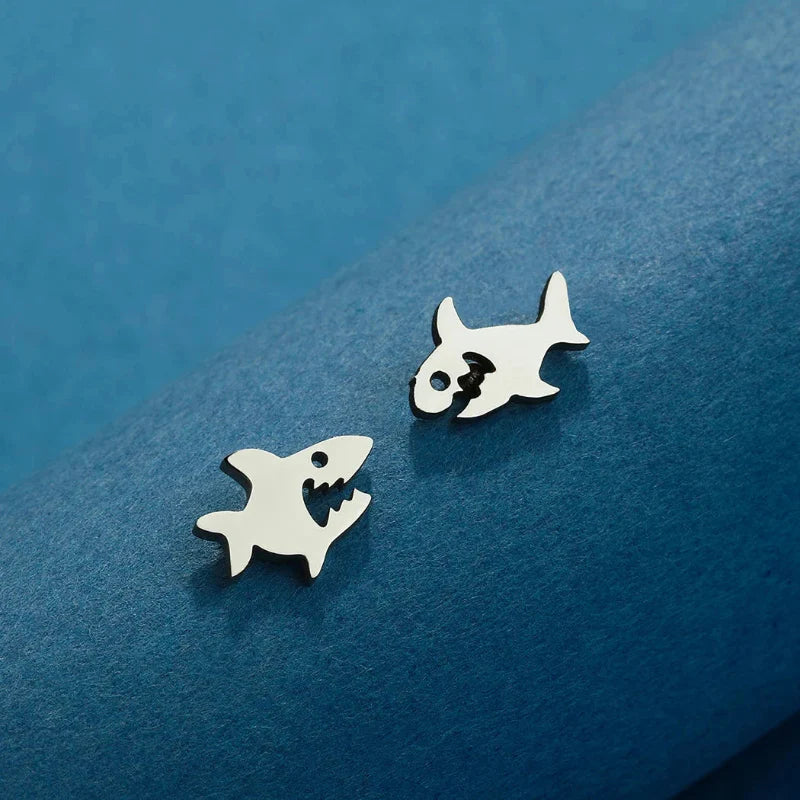 Pendientes de Clavo de Tiburón en plata