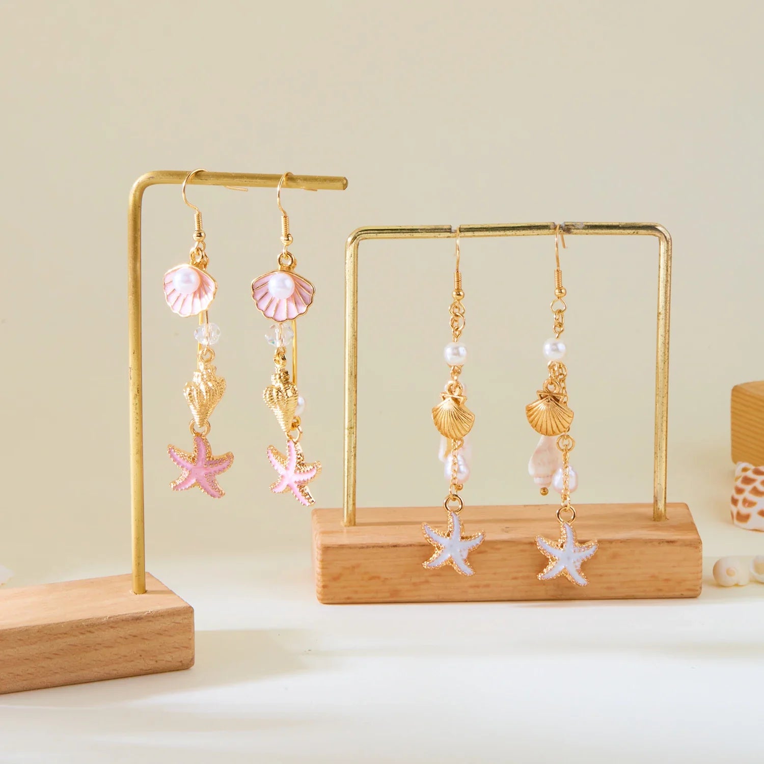 Boucles d'oreilles coquillage pendantes colorées 