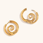 Boucles d'oreilles créoles avec motif spirale or