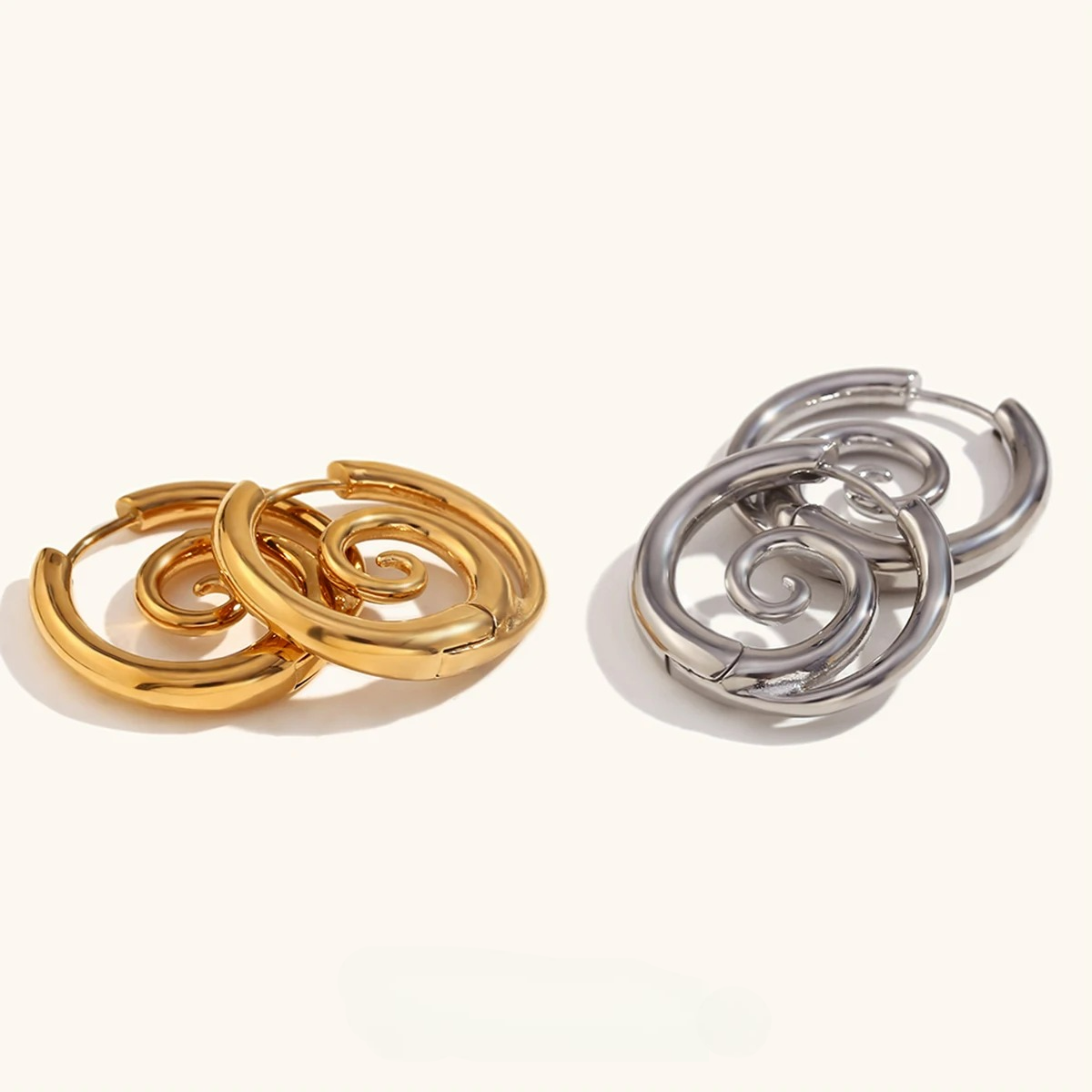 Pendientes con motivo de espiral 