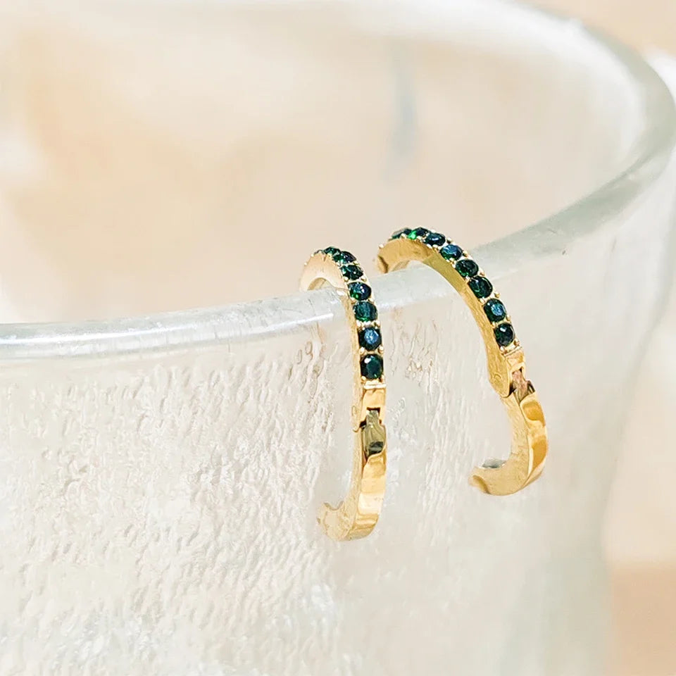 Boucles d'oreilles créoles dorées avec pierre de naissance pour femme