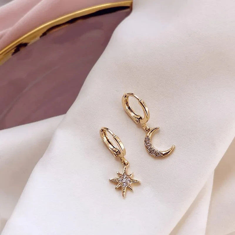 Boucles d'Oreilles Créoles Etoile et Lune et Zircon or