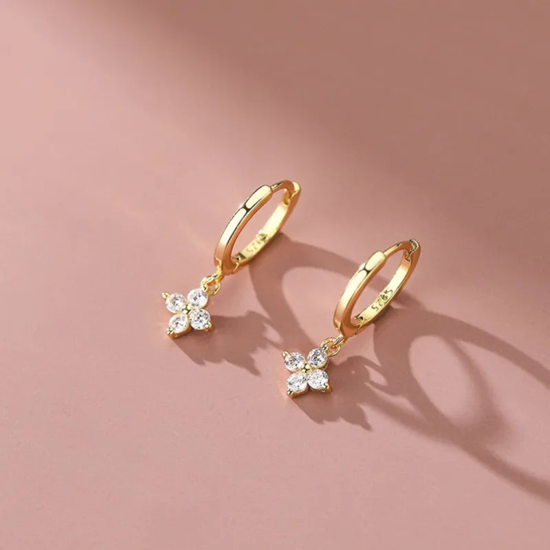 Pendientes de Aro Flor de Circonio oro