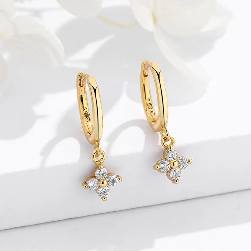 Pendientes de Aro Flor de Circonio oro