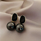 Pendientes de Estilo Retro con Perlas Blancas negro