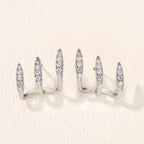 Boucles d'oreilles élégantes avec strass à trois griffes