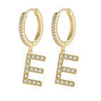 Boucles d'oreilles créoles avec initiale femme e