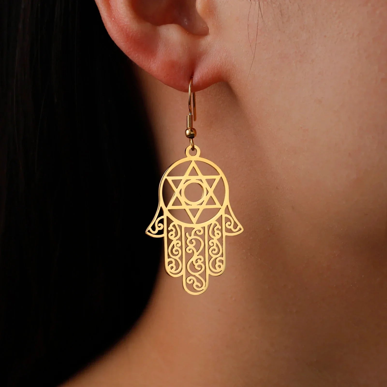 Boucles d'oreilles pendantes avec le symbole juif de protection main de Fatma et étoile de David or