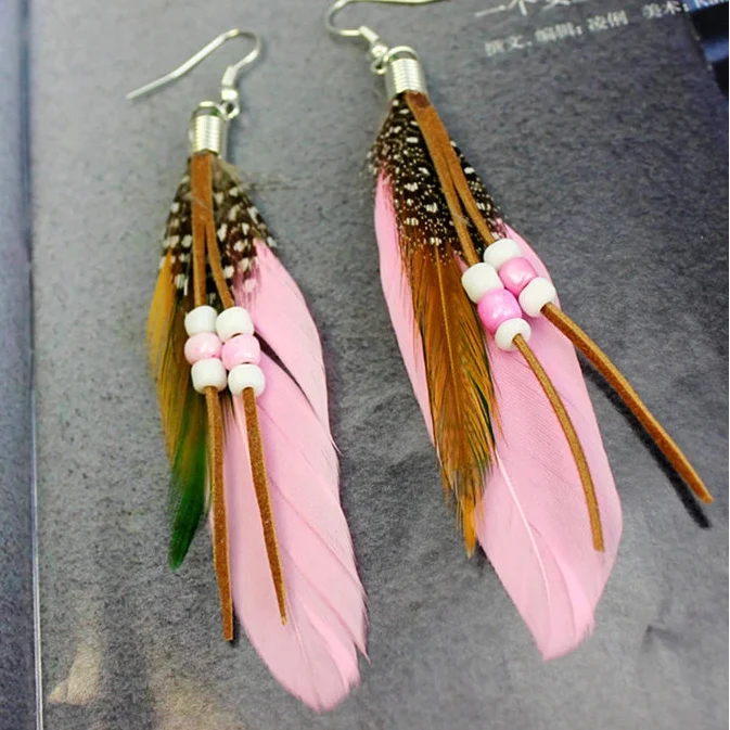 Pendientes de plumas estilo Apache 