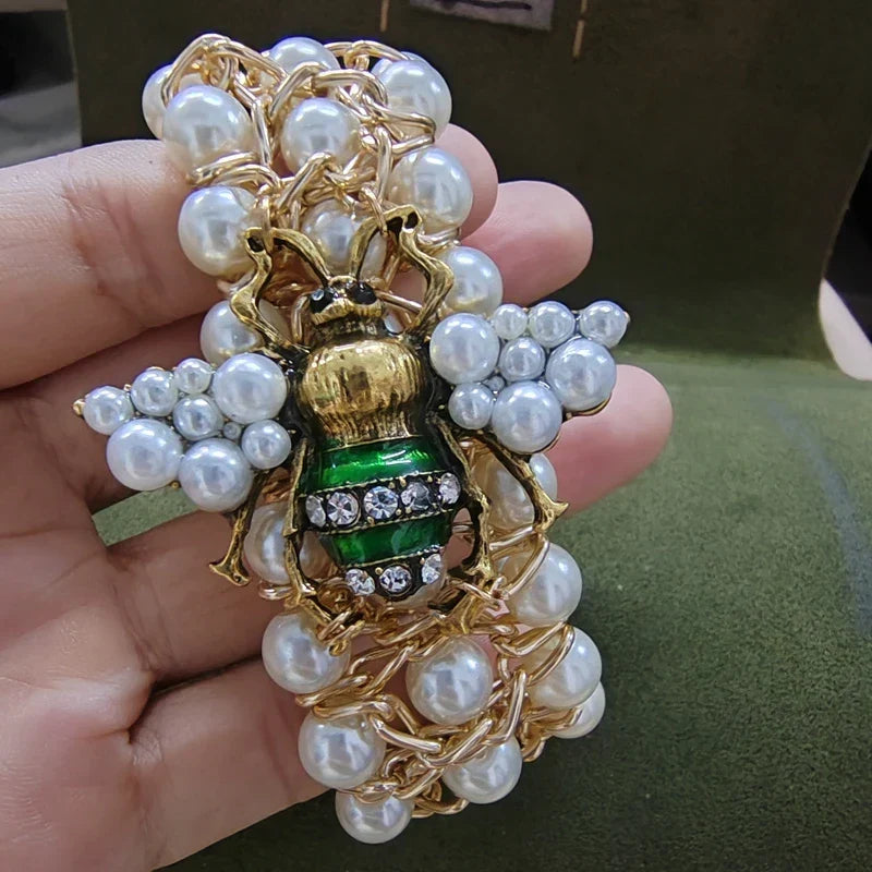 Bracelet avec perles abeille vert