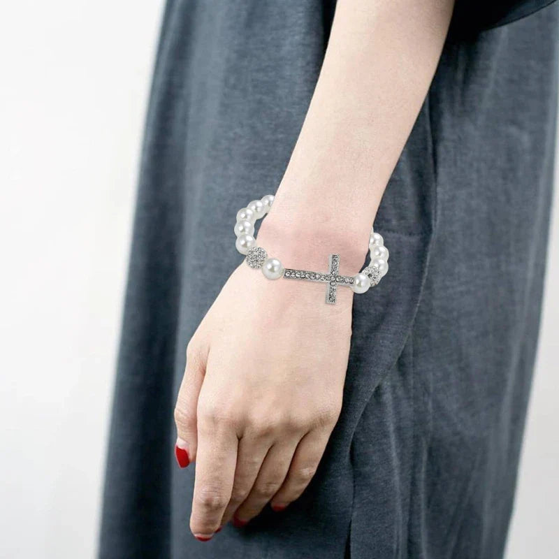 Bracelet avec Perles Blanches et Croix