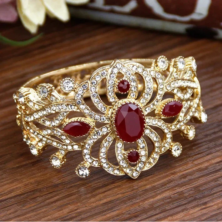 Pulsera con strass y piedras de estilo árabe 