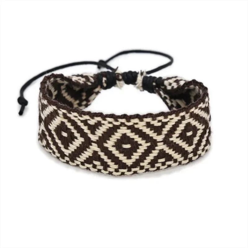Handmade geometric-pattern Brazilian bracelet