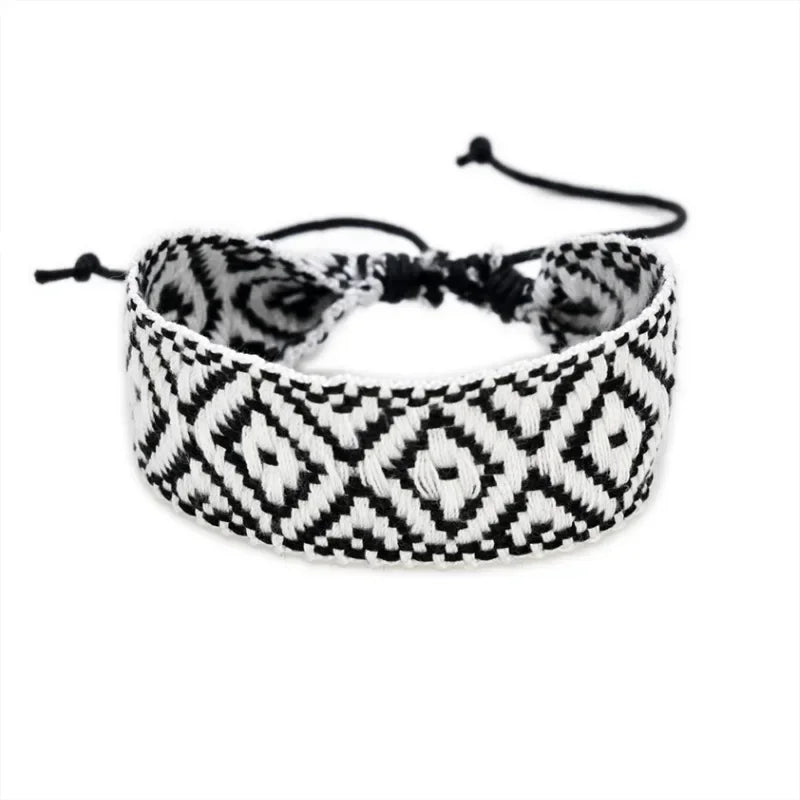 Handmade geometric-pattern Brazilian bracelet